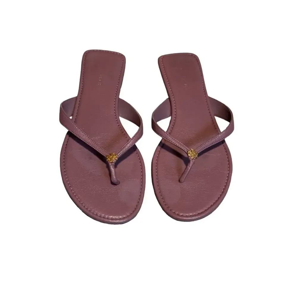 Tory Burch Leather Flip Flops in Lavendar with Gold Logo Size 8.5 Thong Sandals